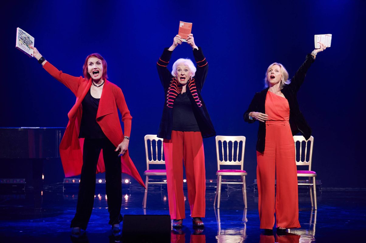 Fascinating Aïda Newcastle Theatre Royal